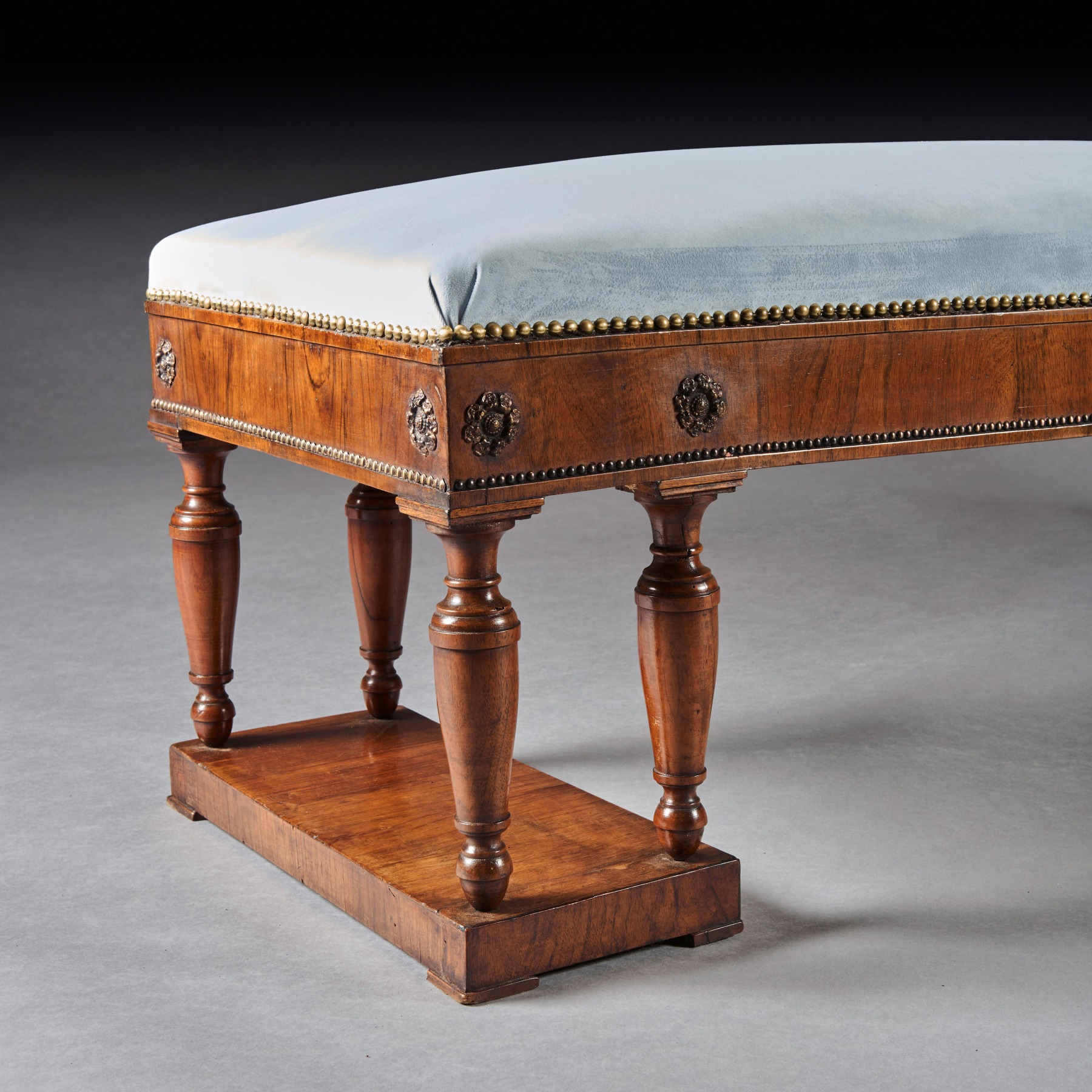30 inch upholstered bench deals