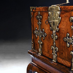William and Mary, strong box, coffre fort, Georgian, on stand, kingwood