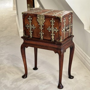 William and Mary, strong box, coffre fort, Georgian, on stand, kingwood